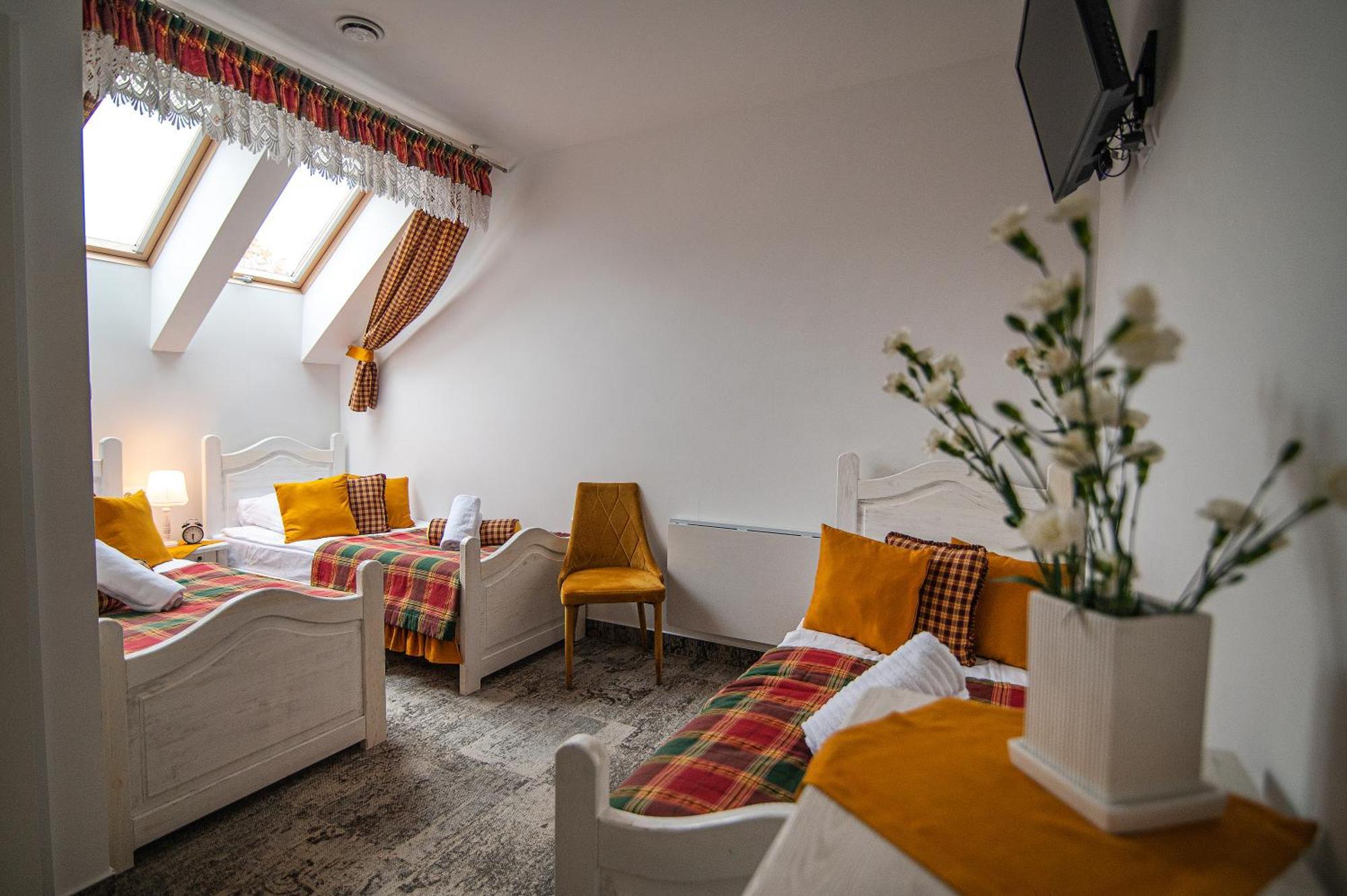 Modra Sikorka Villa Smardzewice Exteriör bild