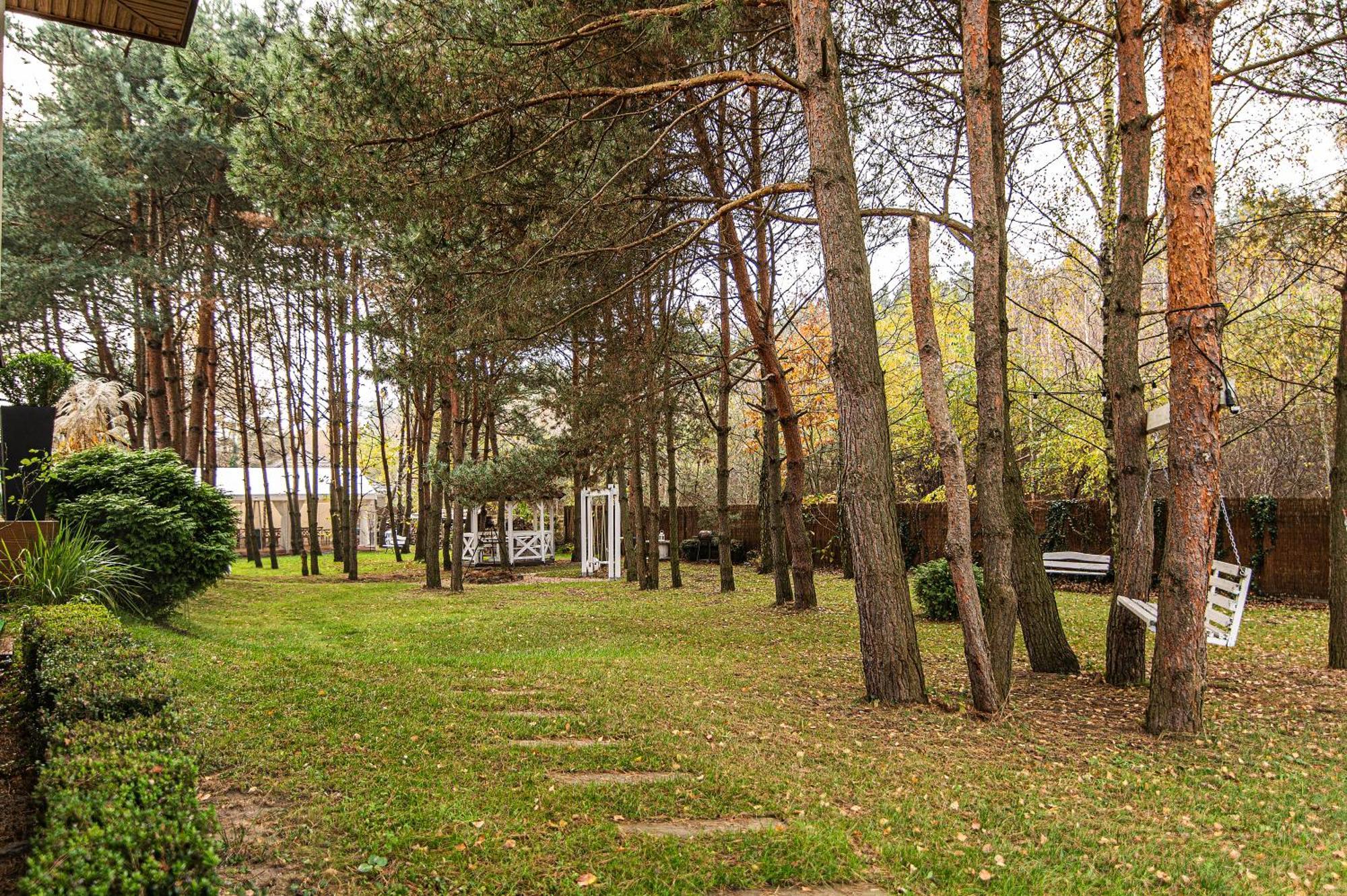 Modra Sikorka Villa Smardzewice Exteriör bild