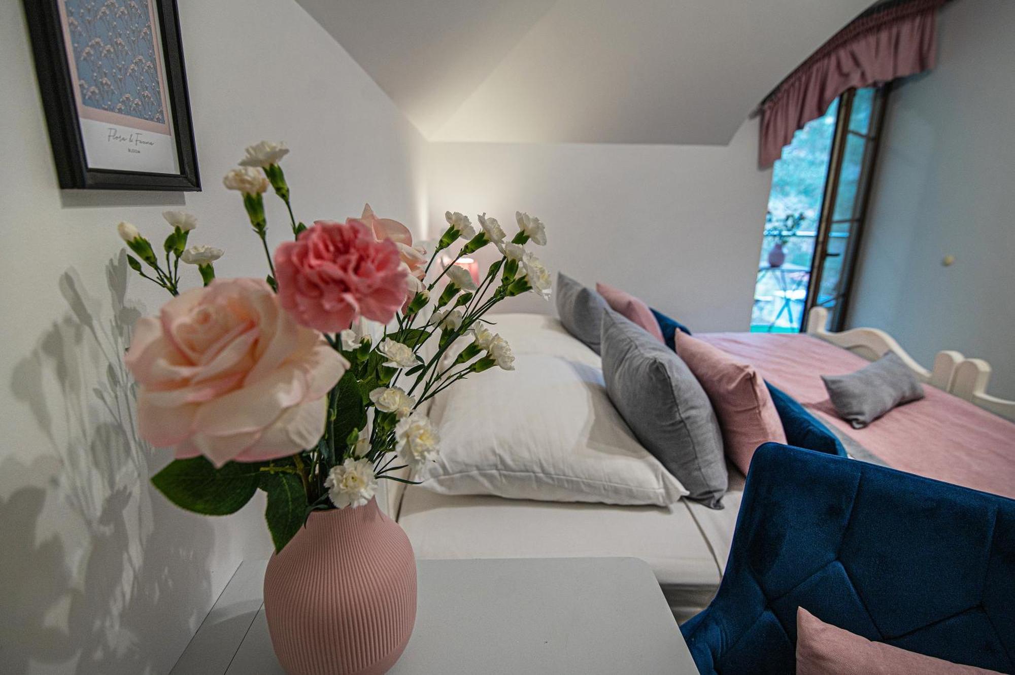 Modra Sikorka Villa Smardzewice Exteriör bild